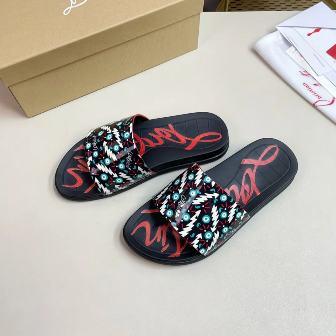 [CL red sole shoes] P: 300💰 size 38-45 Men's classic slippers, made on the official website 1:1, the original factory specializes in original materials ➖ OEM 3D printing pattern production ➖ Ultra-light non-slip outsole. Super fashionable and super comfortable, handsome on the feet, a must-have for men in summer! !
